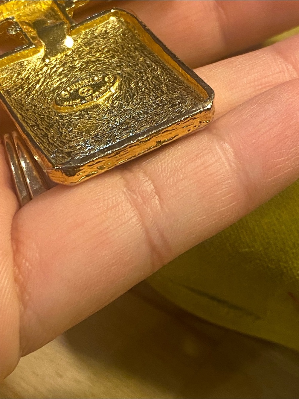 Authentic Chanel pendent - Picture 5 of 8